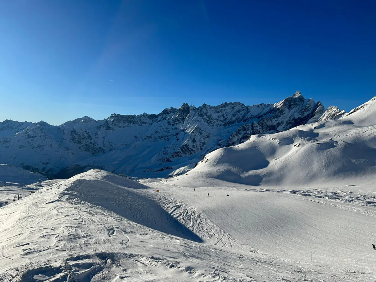 Breuil-Cervinia-stoki-narciarskie-dolina-Aosta-Włochy